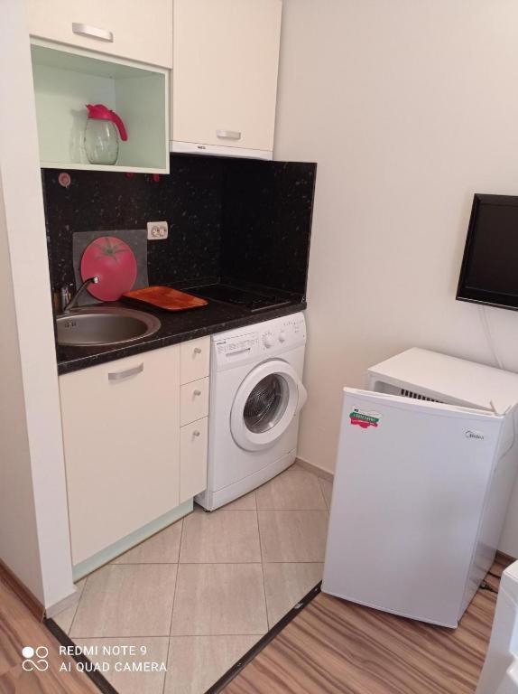 Апартаменти Тарантула Pantai Sunny Luaran gambar